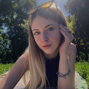 Giulia, Babysitter a Bareggio
