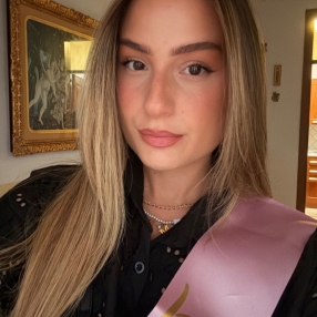 Angelica, Babysitter a Casapesenna
