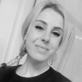 Alessia, Babysitter a Arma di Taggia