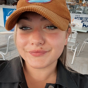 Laura , Babysitter a Provincia di Imperia