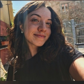 Valeria, Babysitter a Ancona