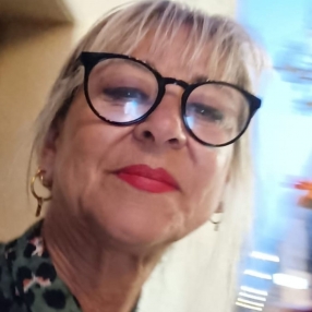 Betty, Babysitter a Santa Maria