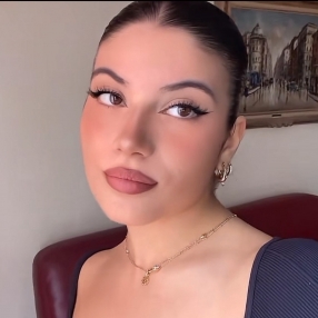 Giulia, Babysitter a Montefiascone