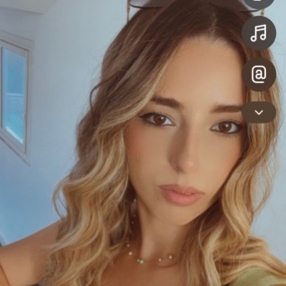 Alda, Babysitter in Casal di Principe