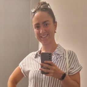 Vittoria, Babysitter a Rimini