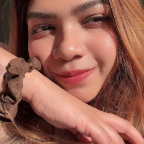 Thashi, Babysitter a Napoli