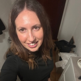 Giulia , Babysitter a Cogorno