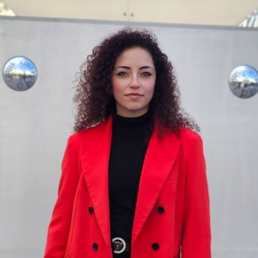 Louise Angela, Babysitter a Riva presso Chieri