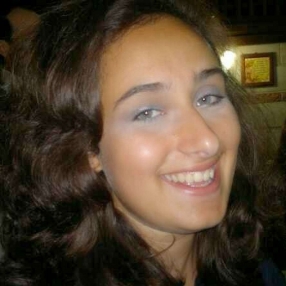 Santina, Babysitter in Genova