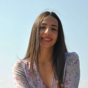 Beatrice, Babysitter a Angera