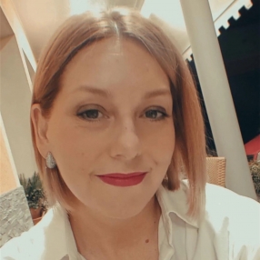 Cinzia, Babysitter a Imola