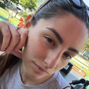 Chiara, Babysitter a Sondrio