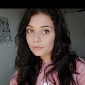 Giulia, Babysitter a Rovello Porro