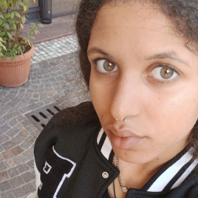 Yasmine, Babysitter in Nembro