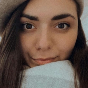 Oriana, Babysitter a Savona