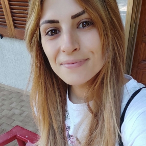 Laura, Babysitter a Fisciano