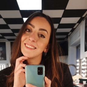 Pina, Babysitter a Pomigliano D'arco