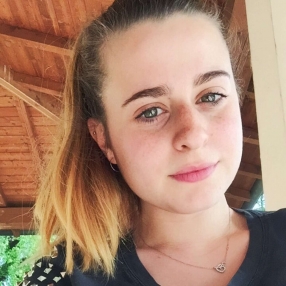 Luana, Babysitter a Casteggio