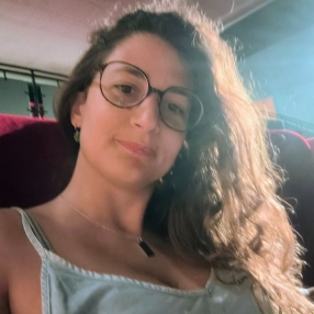 Sara, Babysitter a Novara