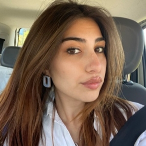 Aurora, Babysitter a Provincia di Latina