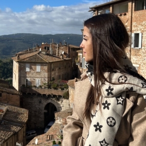 Valentina, Babysitter a Isola Sacra