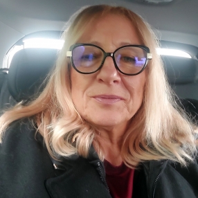 LOREDANA, Babysitter a Vanzago