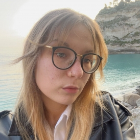 Elena, Babysitter a Mileto