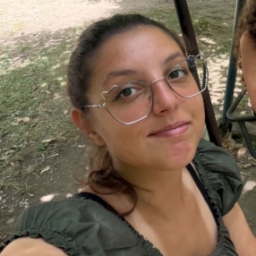 Elena, Babysitter a Pomigliano D'arco
