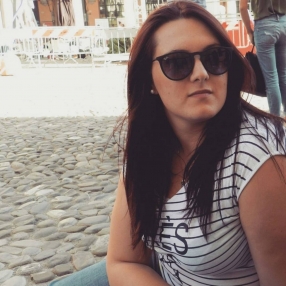 Giada, Babysitter a Campagnola