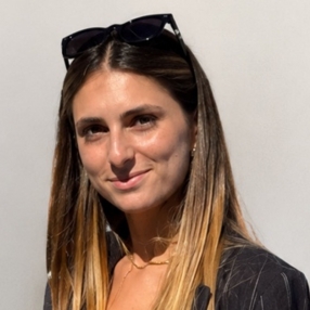 Delia, Babysitter a Terrasini