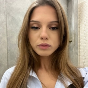 Besarta, Babysitter in Ostra