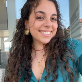 Elisa, Babysitter a Syracuse