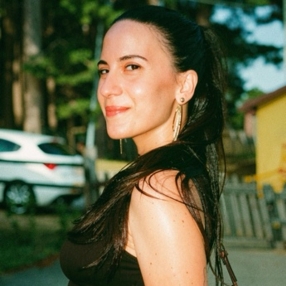 Manuela, Babysitter a Cosenza