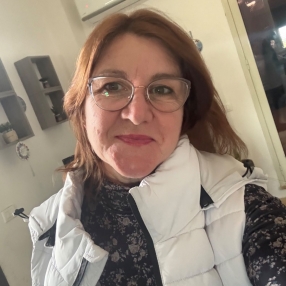 Vera Alice, Babysitter in Rosolini