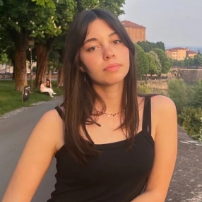 Sara, Babysitter a Vedano al Lambro