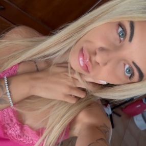 Rossella, Babysitter a Mira