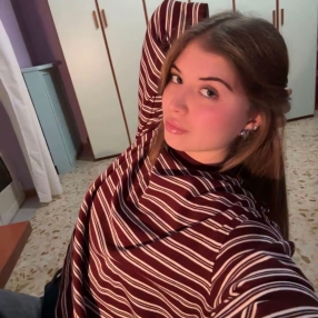 Antonella, Babysitter a Mercato San Severino