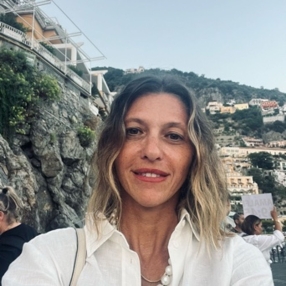 Antonella, Famiglia a Salerno
