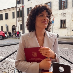 BENEDETTA, Babysitter a Mirano