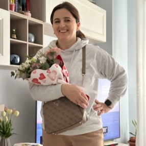 Nertila , Babysitter a Rapallo