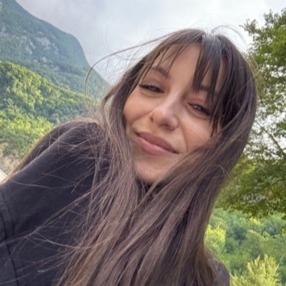 Violeta, Babysitter in Montelabbate
