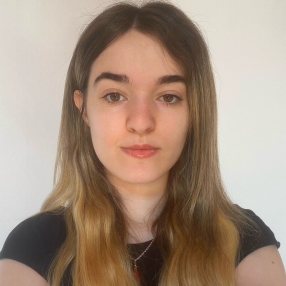 Denise, Babysitter in Provincia di Como