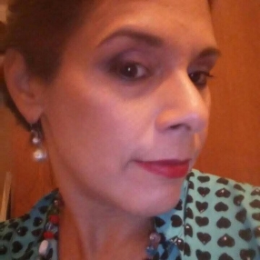 Lourdes, Babysitter in Firenze