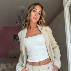 Aurora, Babysitter a Castellammare di Stabia