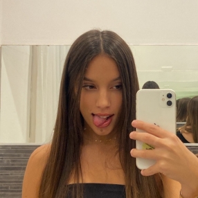Anastasia, Babysitter a Vedelago