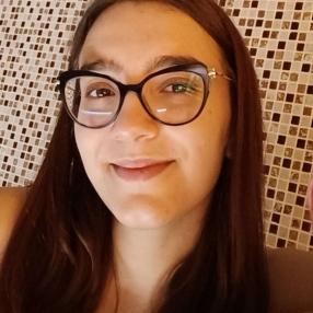 Alessia, Babysitter a Montecorvino Rovella