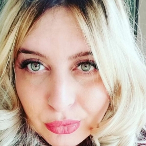 Silvia , Babysitter a Pioltello