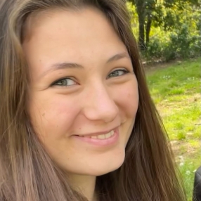 Agata, Babysitter a Albissola Marina