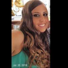 Laura , Babysitter a Castellammare di Stabia