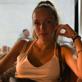 Anna, Babysitter a Taino